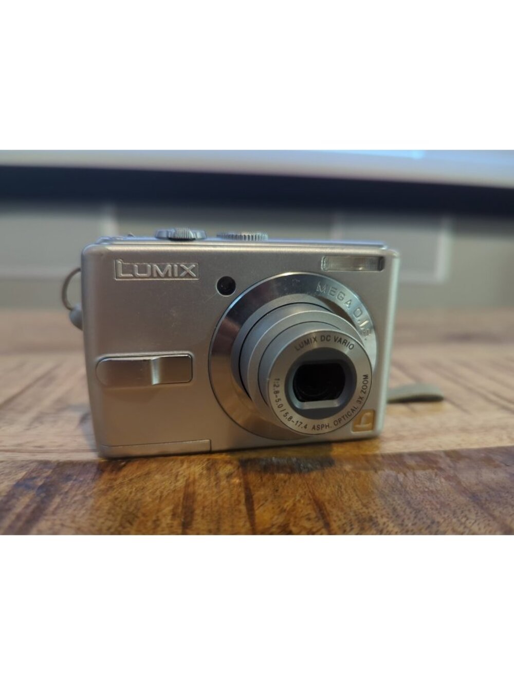Panasonic Lumix 7.2 Megapixels Digital Camera DMC-LS70
